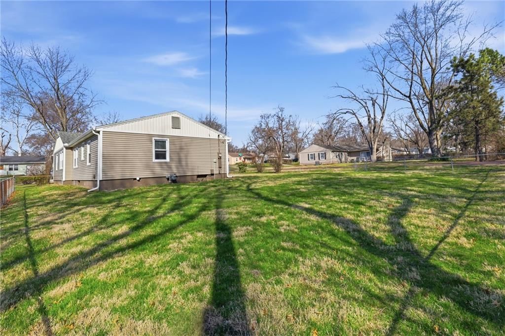 7301 Woodson Street — photo 32