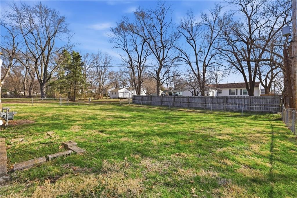7301 Woodson Street — photo 33