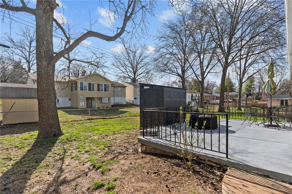 3946 colony gardens Drive — photo 3