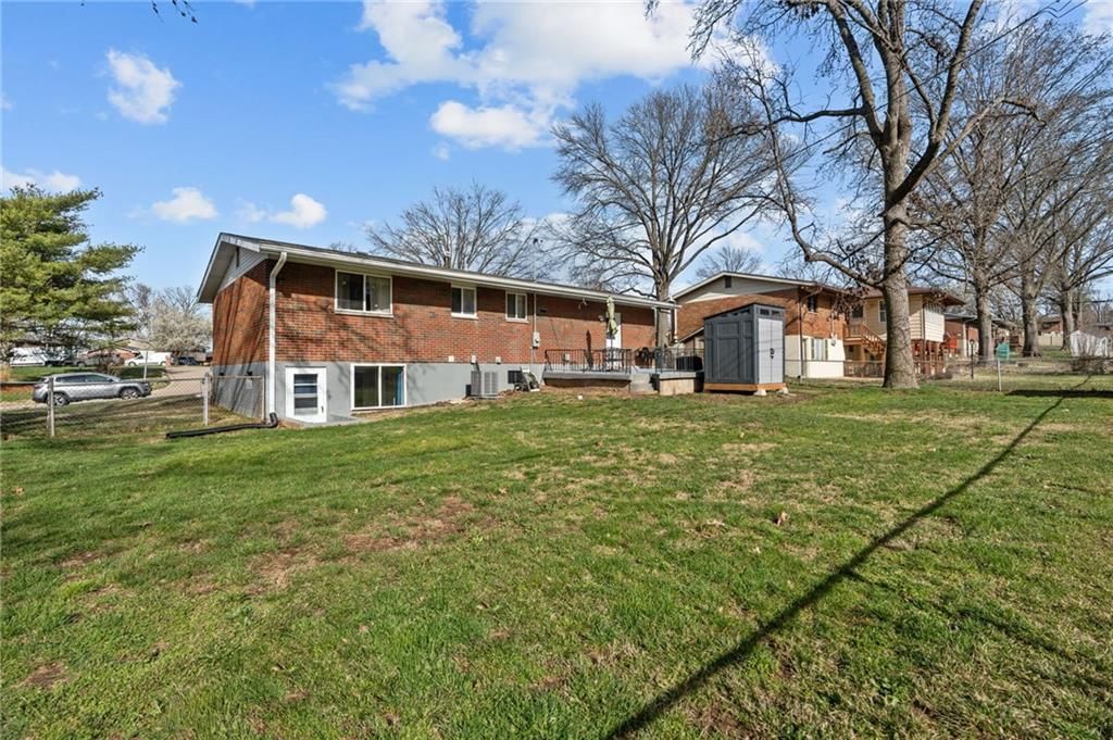 3946 colony gardens Drive — photo 6