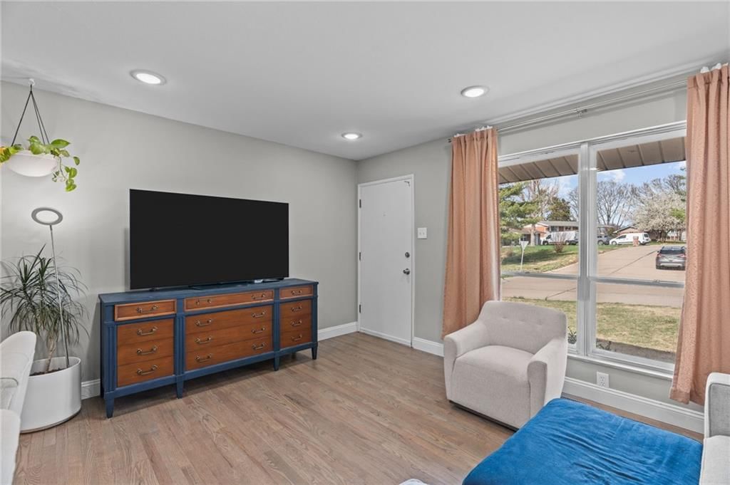 3946 colony gardens Drive — photo 14