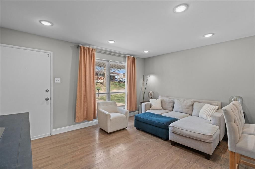 3946 colony gardens Drive — photo 15