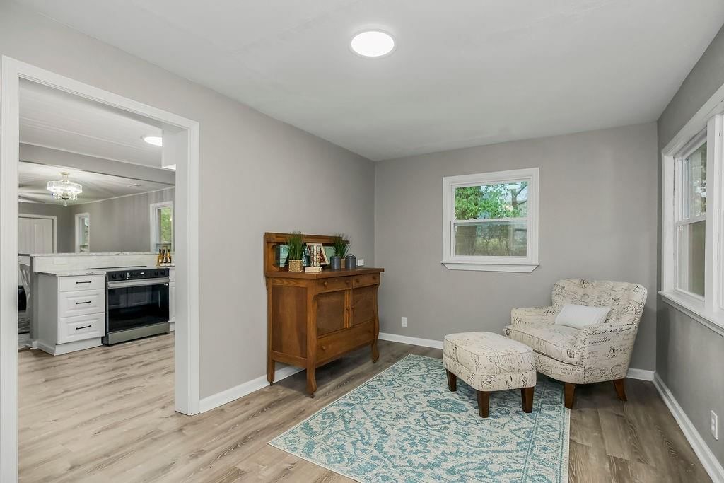 2419 S 13th Terrace — photo 4