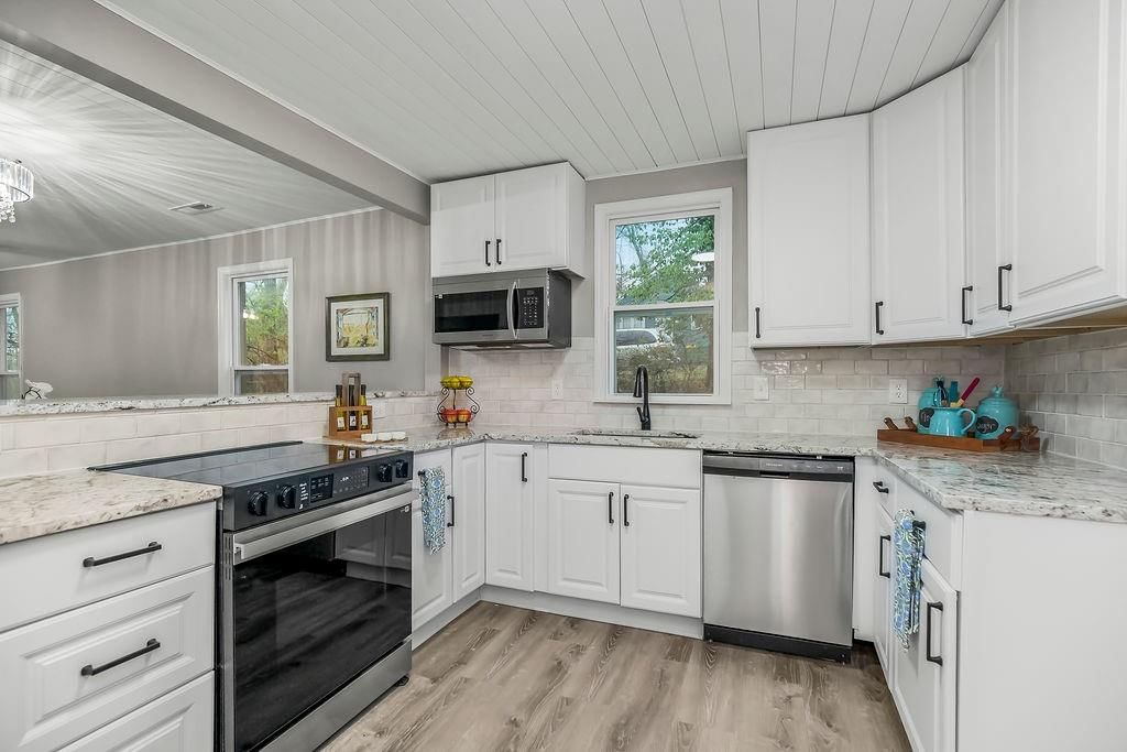 2419 S 13th Terrace — photo 5