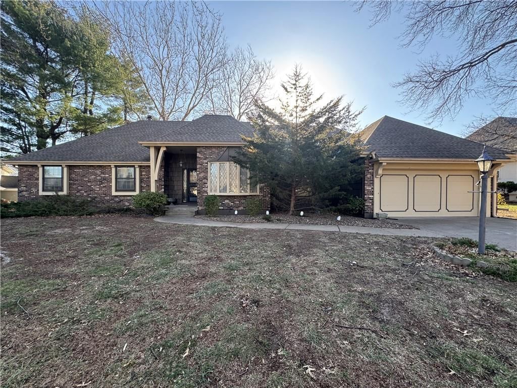 1208 NW Fairway Circle, Blue Springs, MO