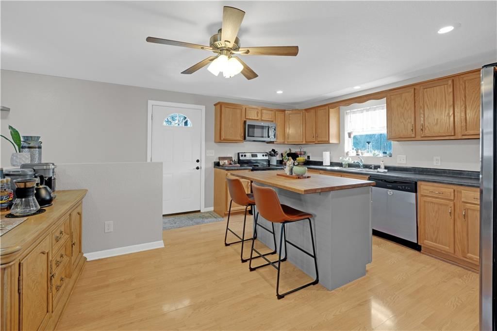 705 N Adams Avenue — photo 9