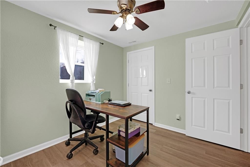 705 N Adams Avenue — photo 37