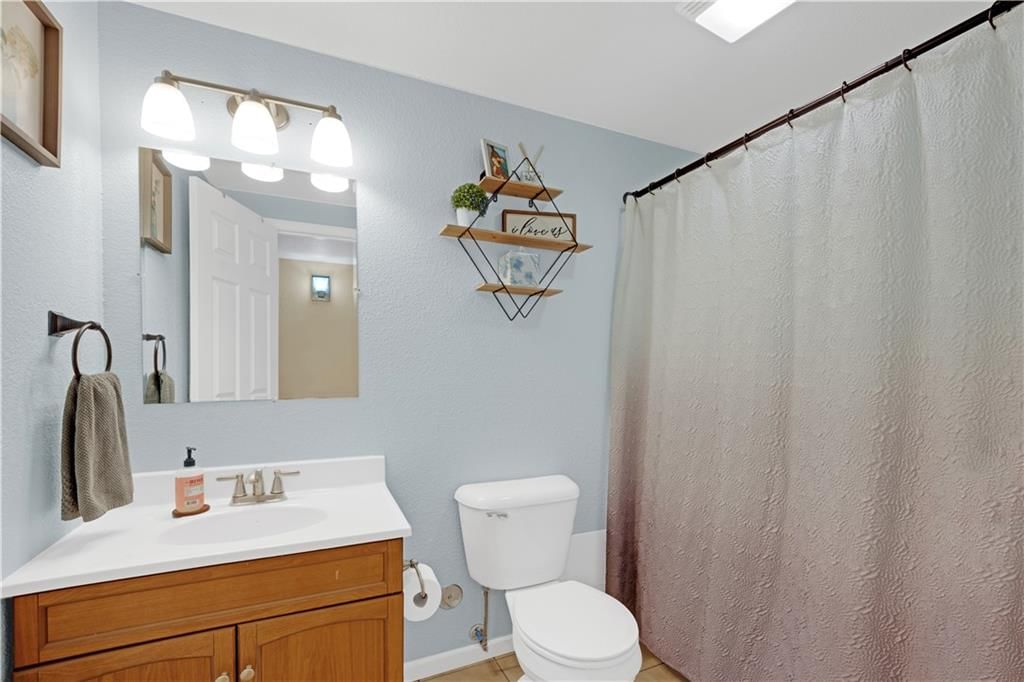 705 N Adams Avenue — photo 44