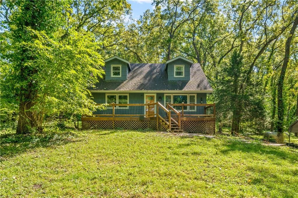 5903 Walnut Creek Drive, Parkville, MO