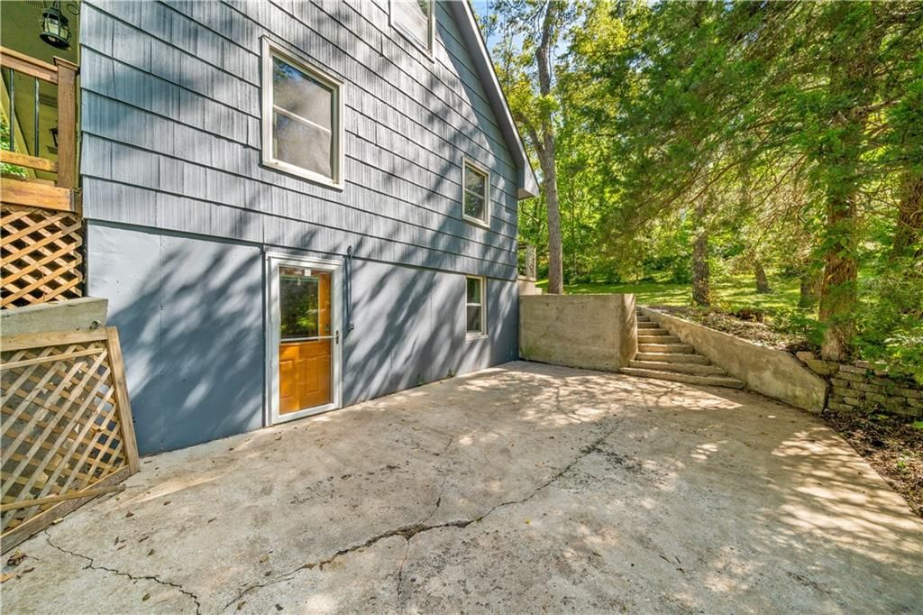 5903 Walnut Creek Drive — photo 3