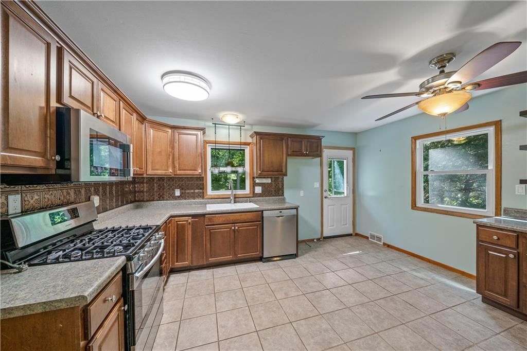 5903 Walnut Creek Drive — photo 8