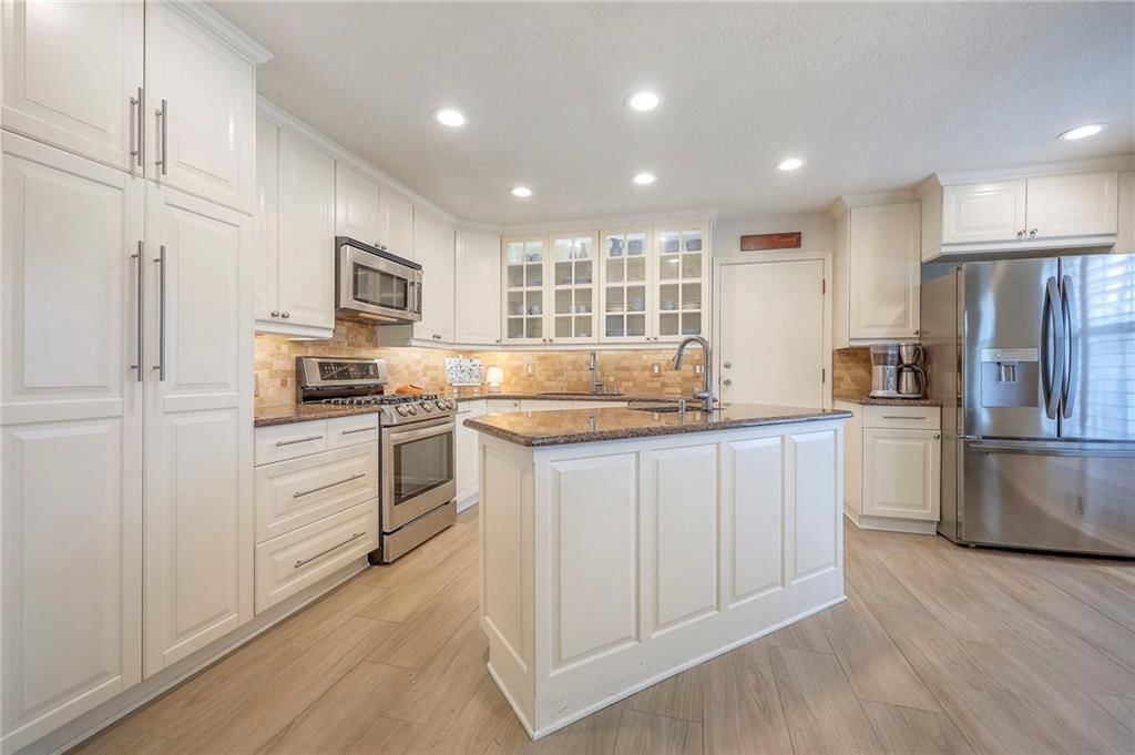 8609 W 89th Street — photo 9