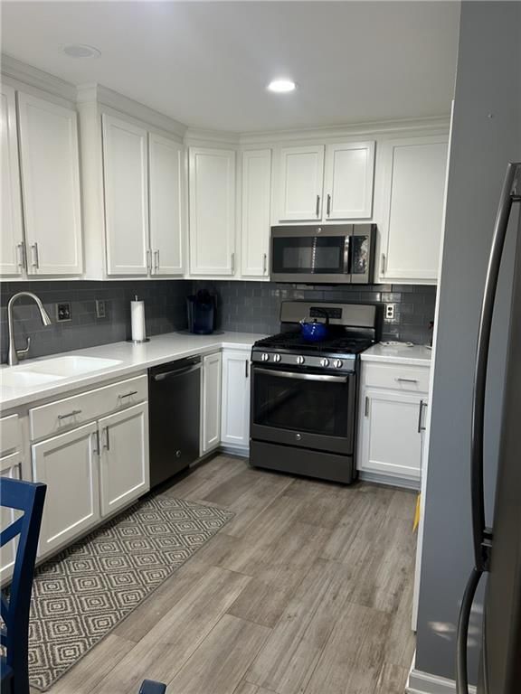 4880 Oakland Avenue — photo 9