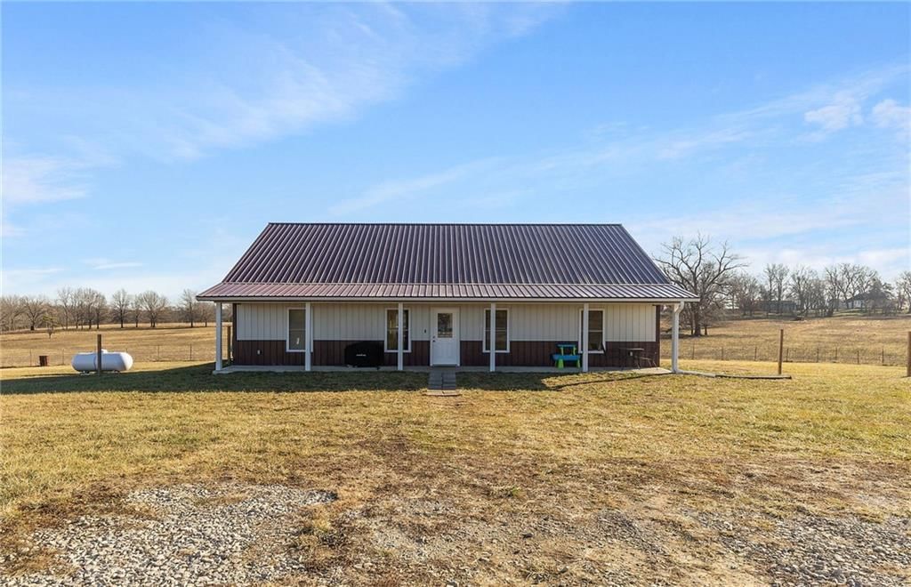 2710 NE CC Highway — photo 3