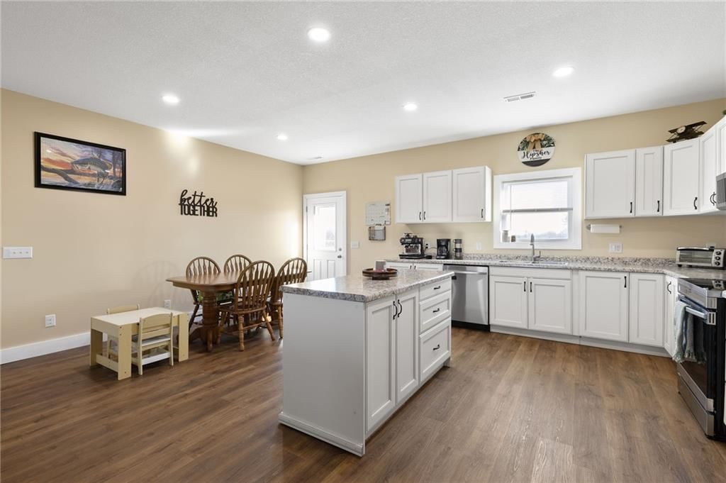 2710 NE CC Highway — photo 10