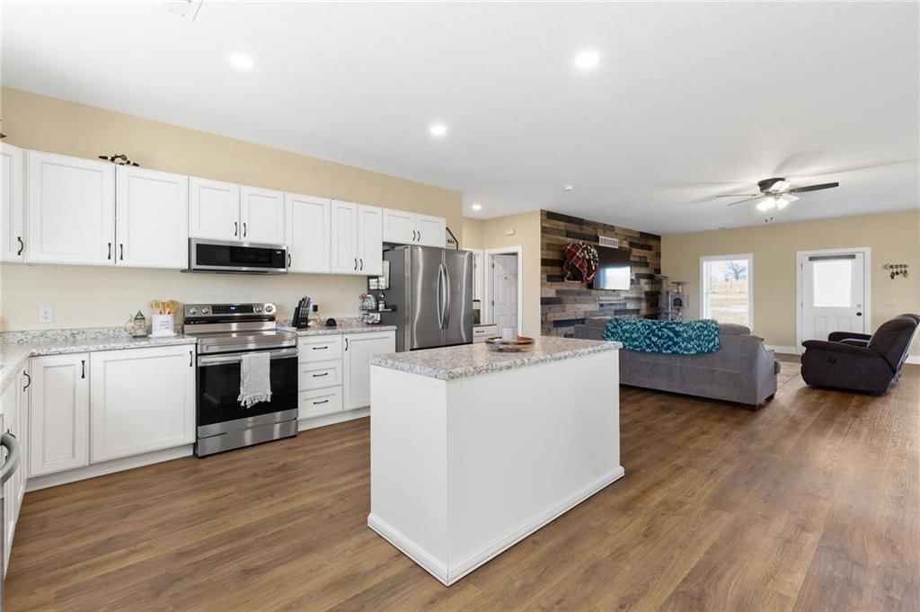 2710 NE CC Highway — photo 13
