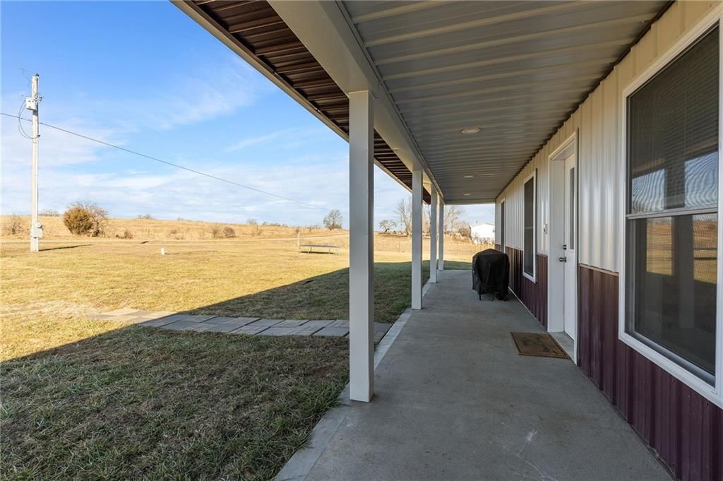 2710 NE CC Highway — photo 32