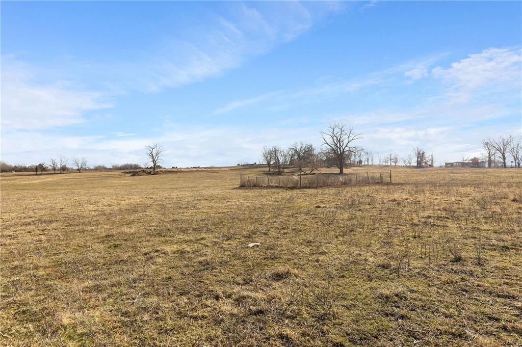 2710 NE CC Highway — photo 35