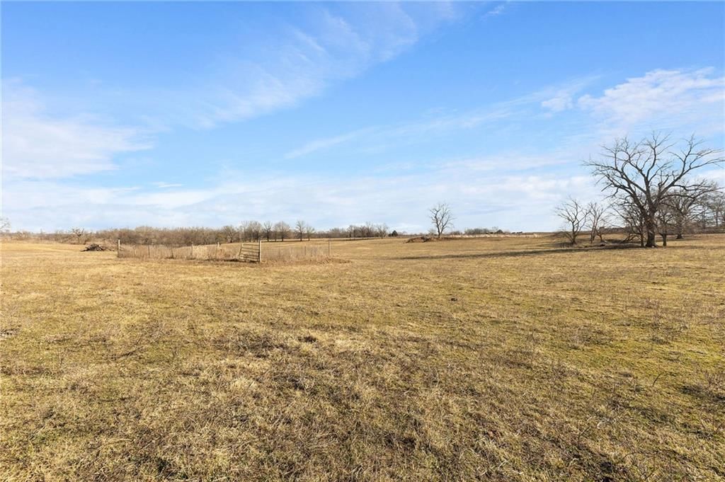 2710 NE CC Highway — photo 38