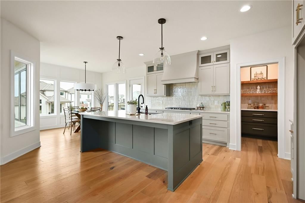 205 NW Lovins Drive — photo 8
