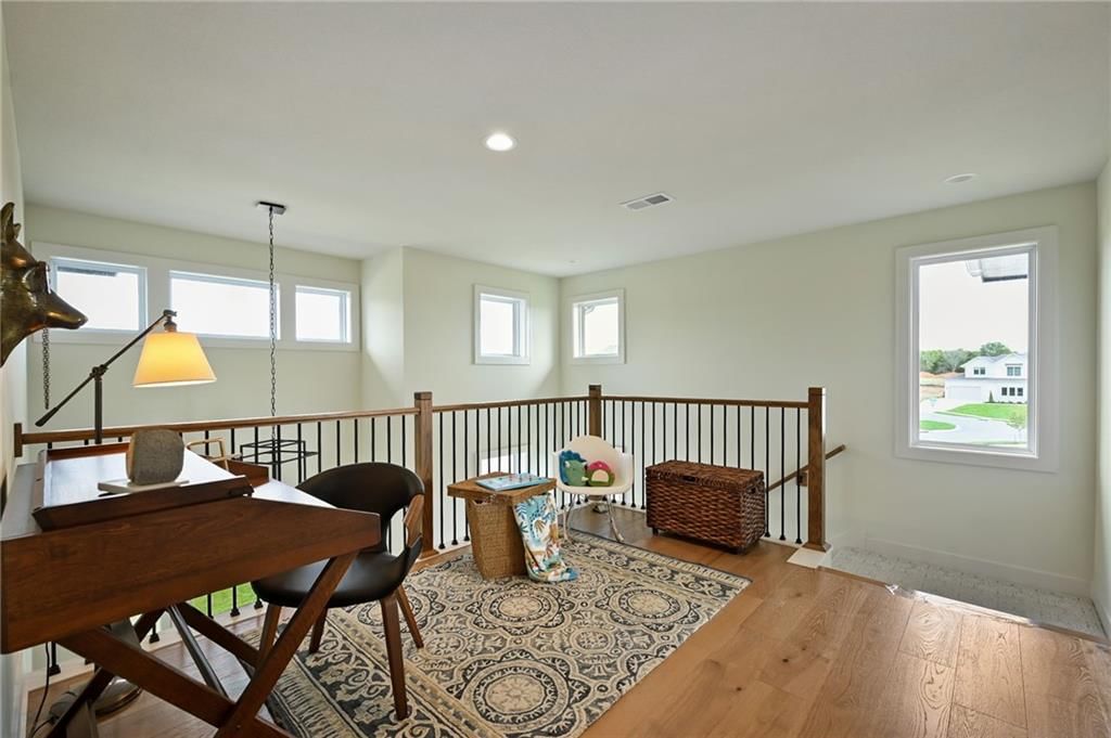 205 NW Lovins Drive — photo 16