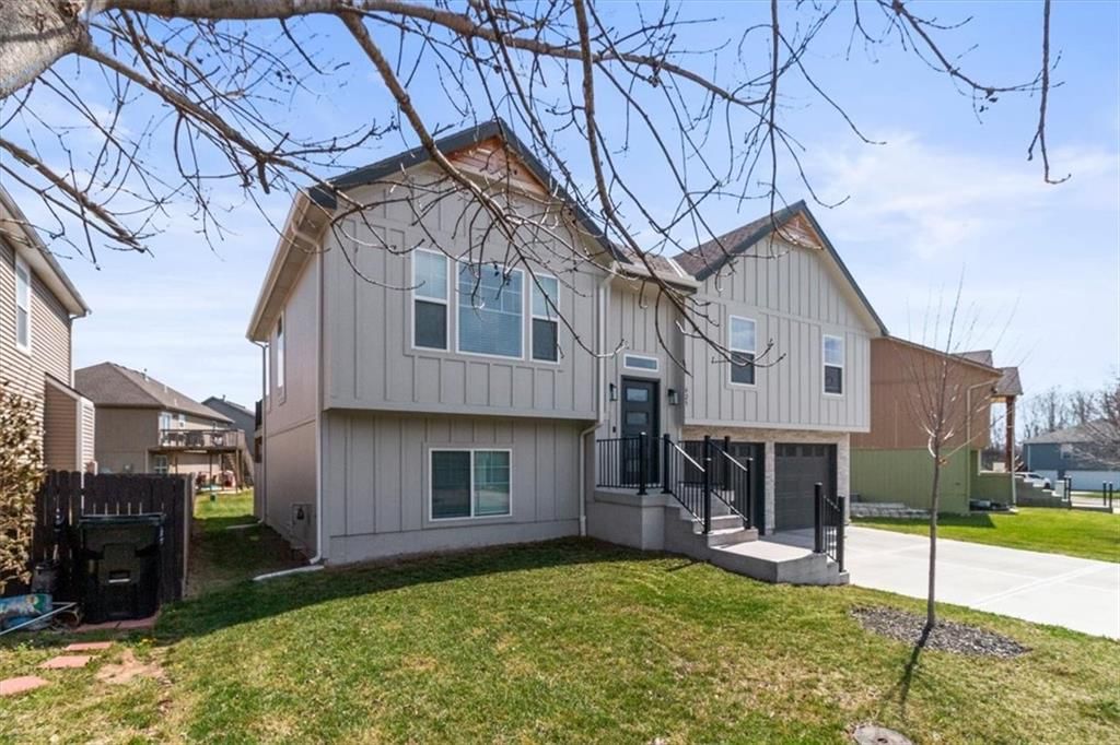 625 N Rockwell Court — photo 2