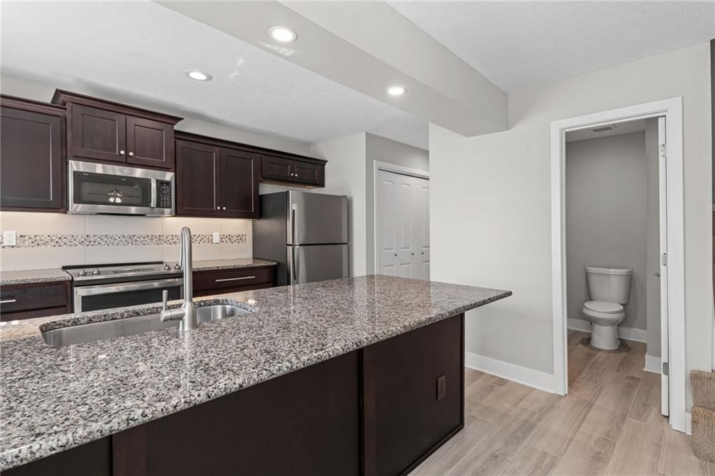 4904 NW Barry Road — photo 9