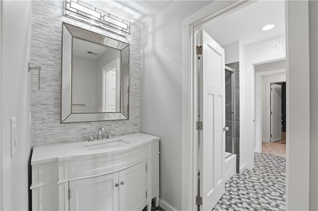 20711 Benson Street — photo 36