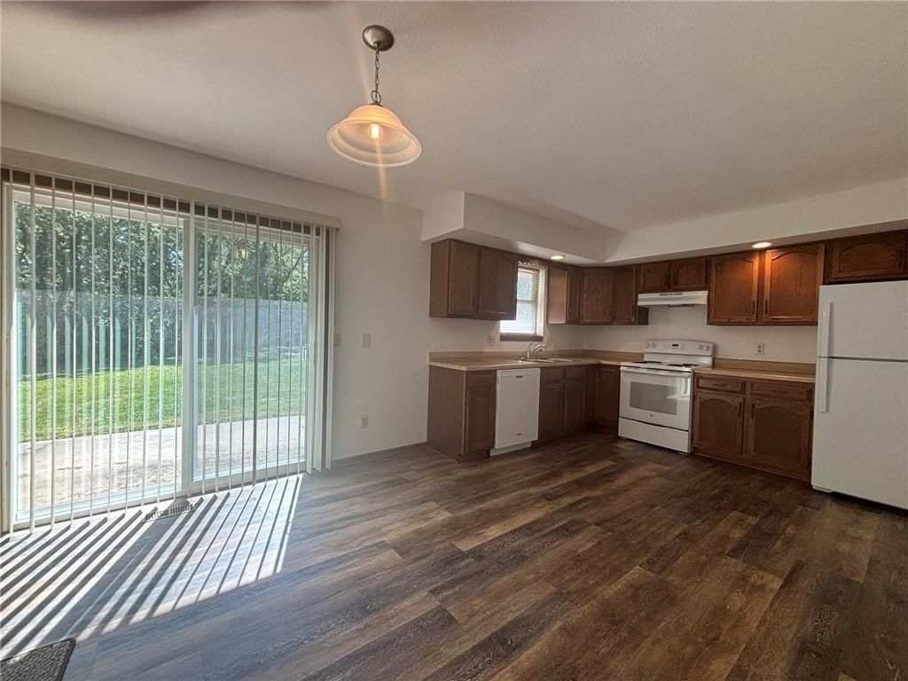 3926 Messanie Street — photo 5