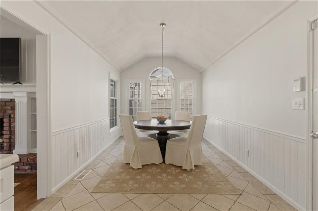6432 W 101 Street — photo 9