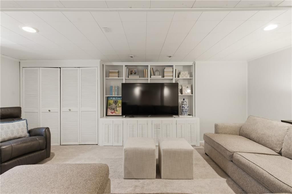 6432 W 101 Street — photo 21