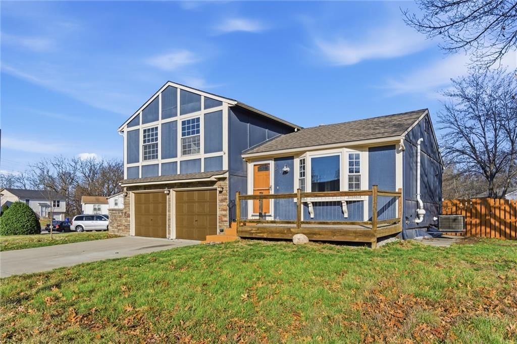 610 E Bristol Lane — photo 2