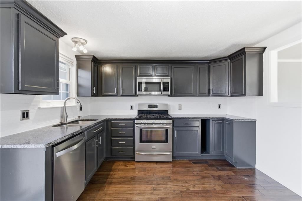 610 E Bristol Lane — photo 12