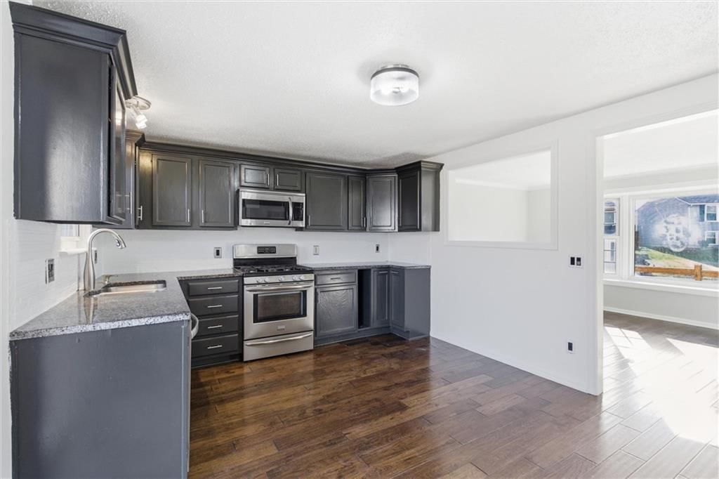 610 E Bristol Lane — photo 13