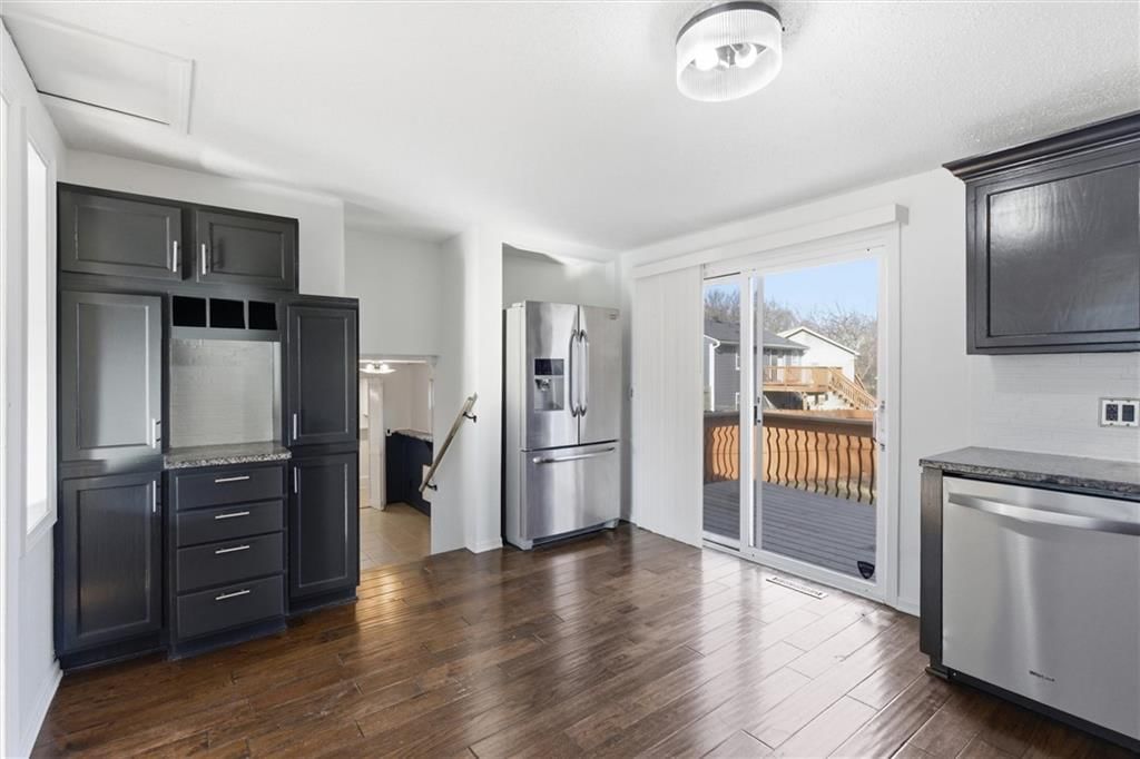 610 E Bristol Lane — photo 14