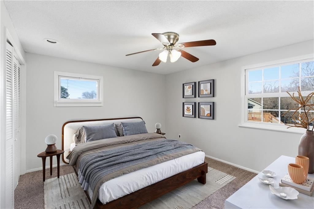 610 E Bristol Lane — photo 16