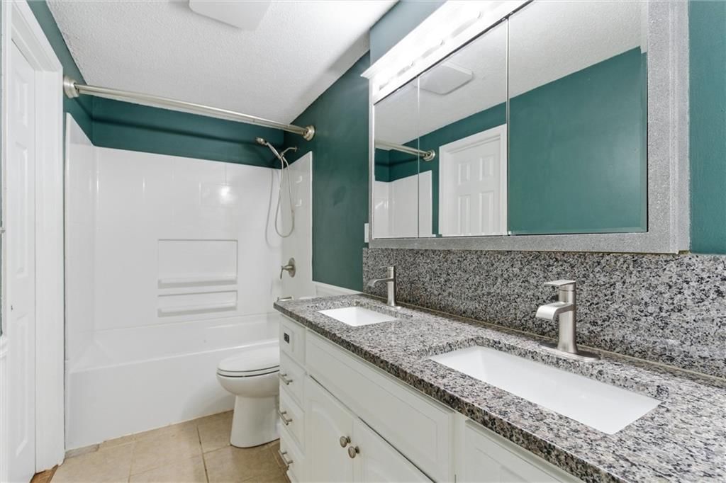 610 E Bristol Lane — photo 19