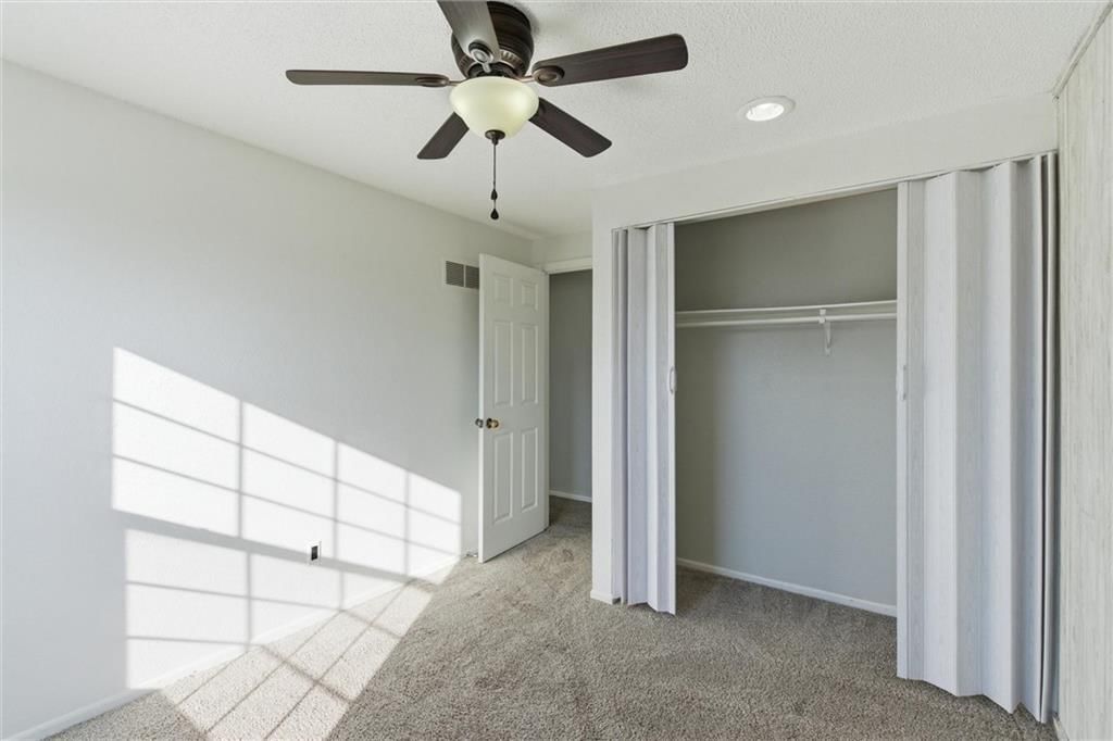 610 E Bristol Lane — photo 23