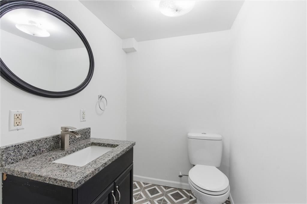 610 E Bristol Lane — photo 29