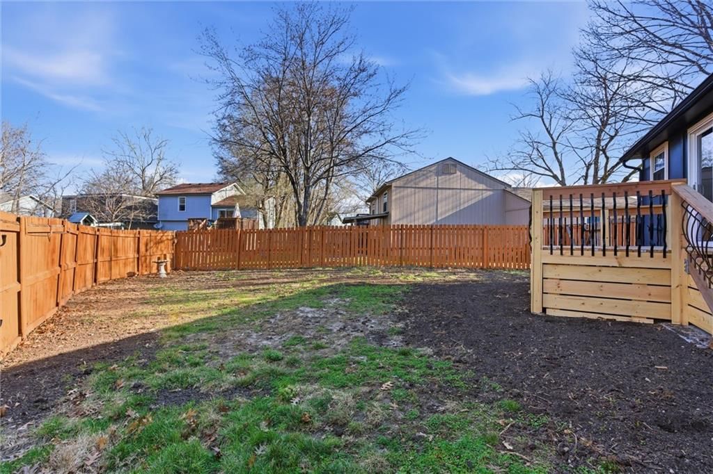 610 E Bristol Lane — photo 31