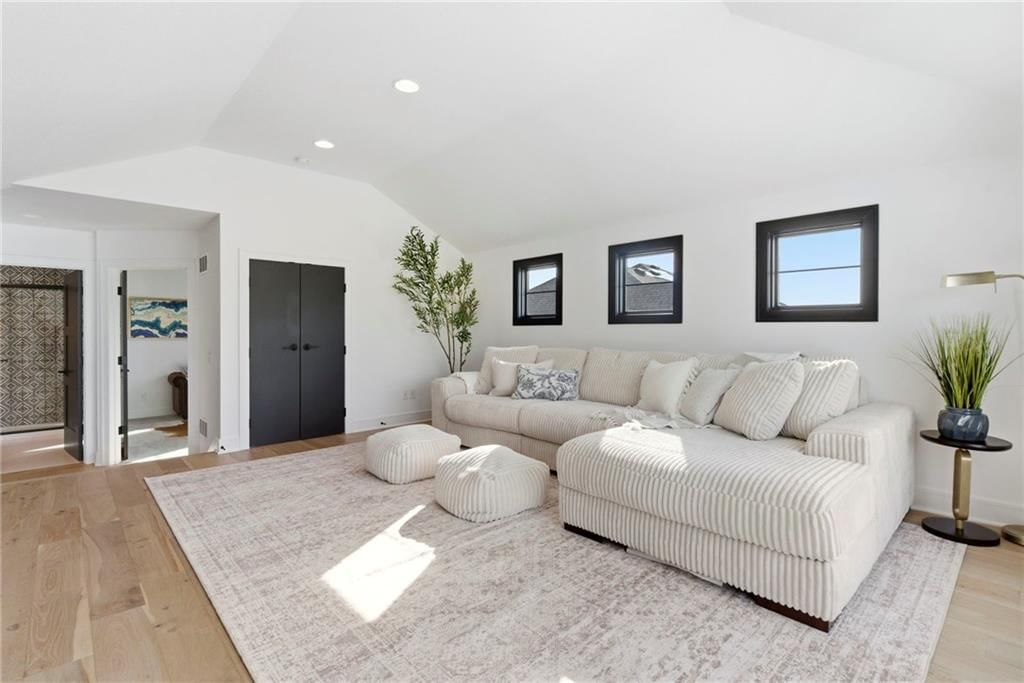 16908 Rosehill Street — photo 17