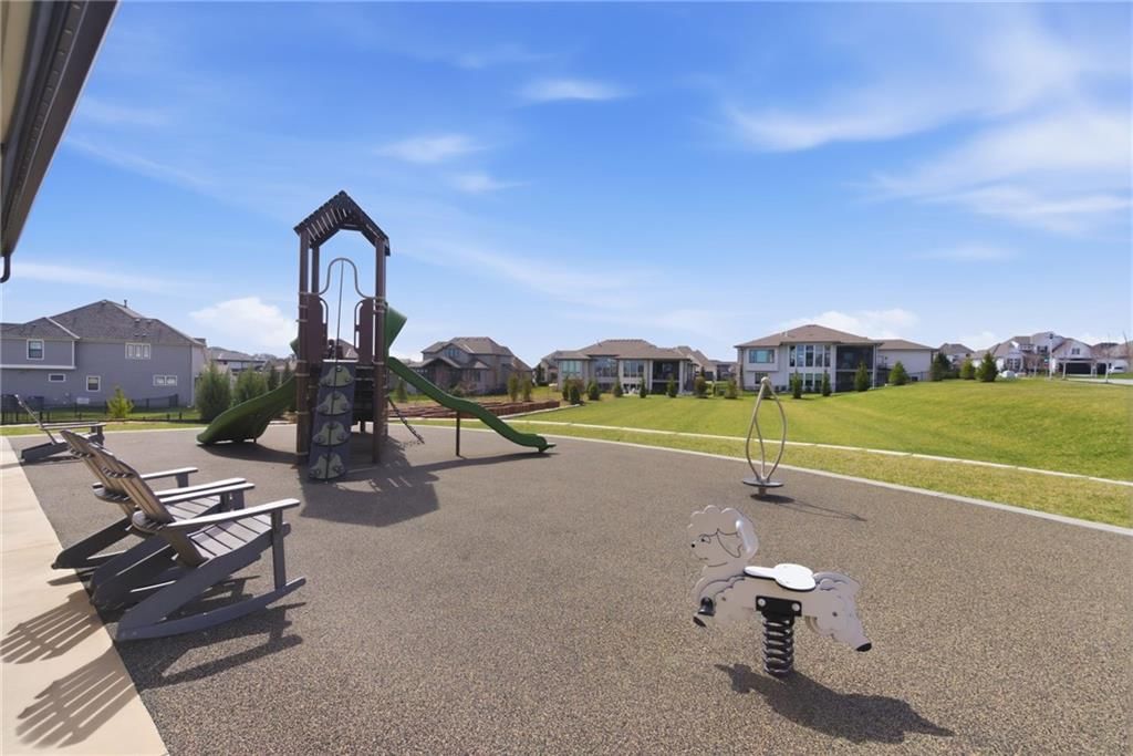16908 Rosehill Street — photo 38
