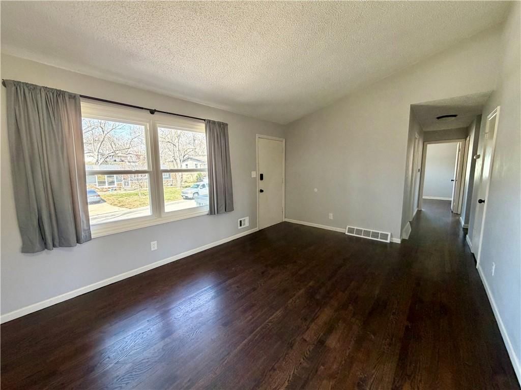 6937 NW Avalon Street — photo 4