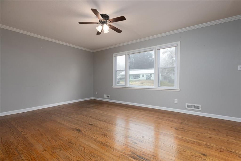 10803 E 60 Terrace — photo 5