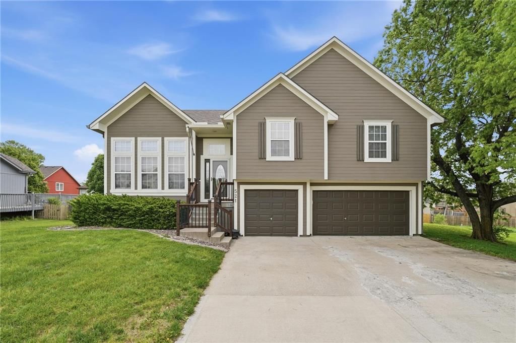 521 Cedar Falls Court — photo 1