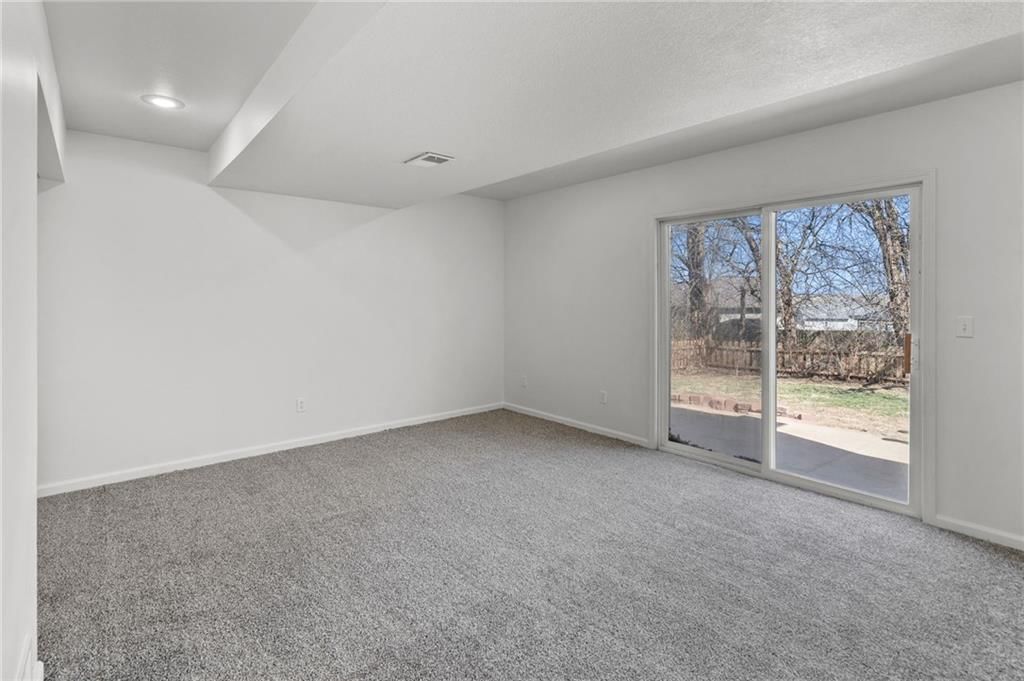 901 PINE CREST Avenue — photo 23