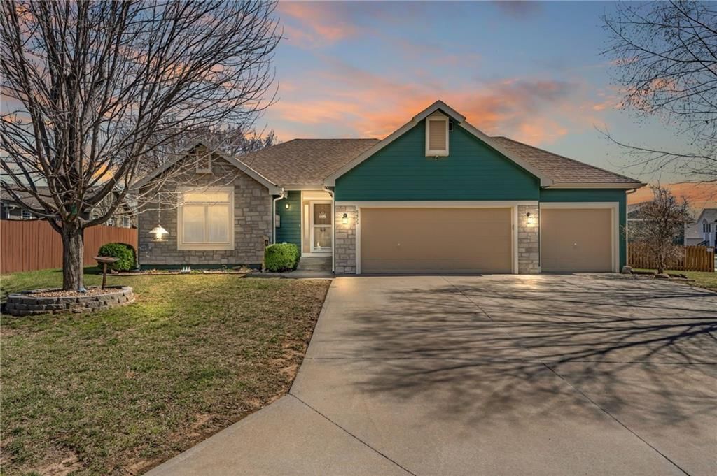 8455 Timber Ridge Street — photo 2