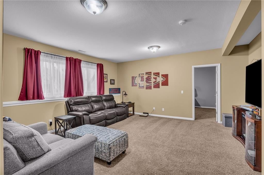 8455 Timber Ridge Street — photo 35