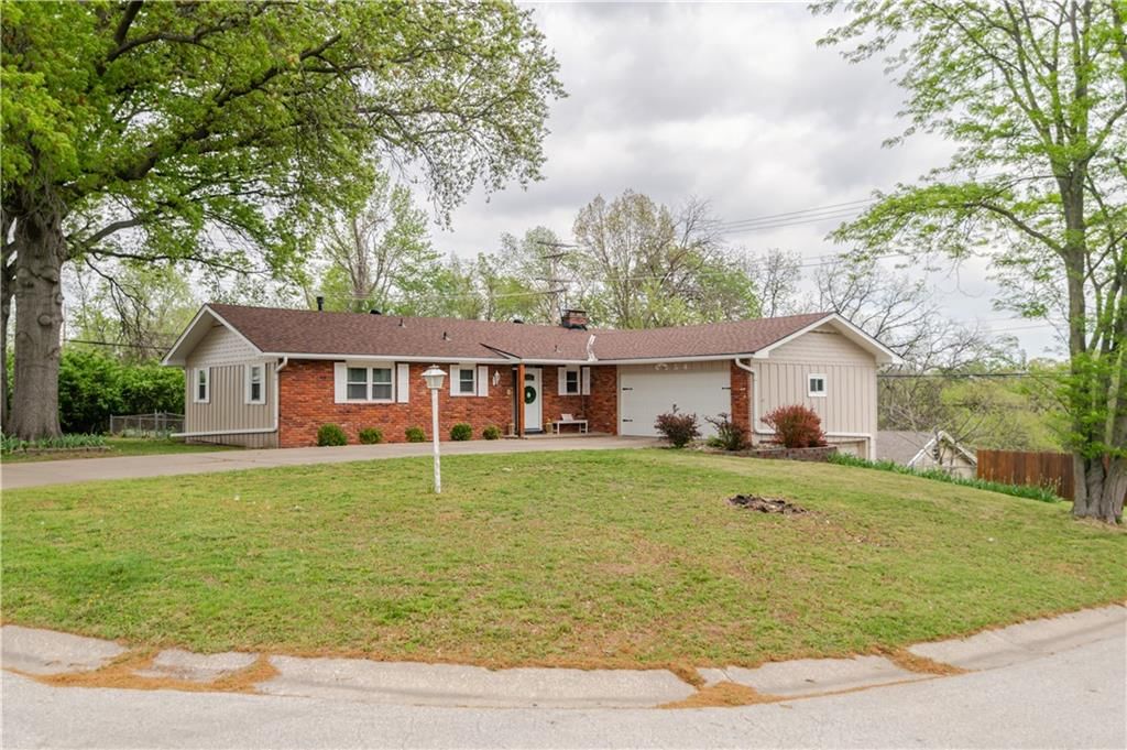 6354 Freeman Avenue — photo 3