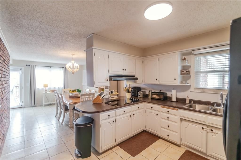 6354 Freeman Avenue — photo 13